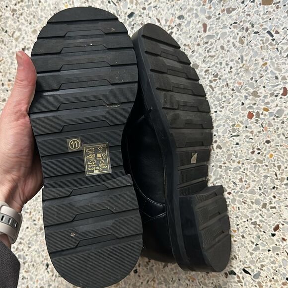 Azalea Wang black faux leather quilted combat boots gold 11 - Picture 7 of 7